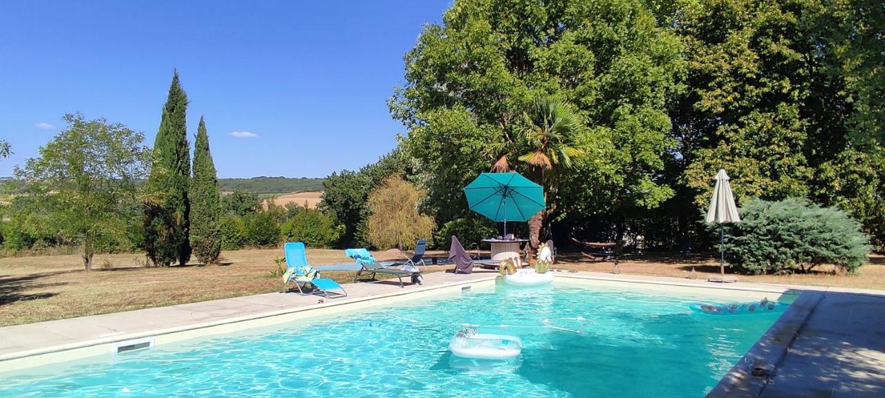 Domaine Les Garrigues Bed & Breakfast Puygaillard-de-Quercy Exterior photo